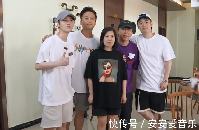 鄧超發(fā)文不再錄《五哈》,再看他離開跑男團的回應,差距一目了然