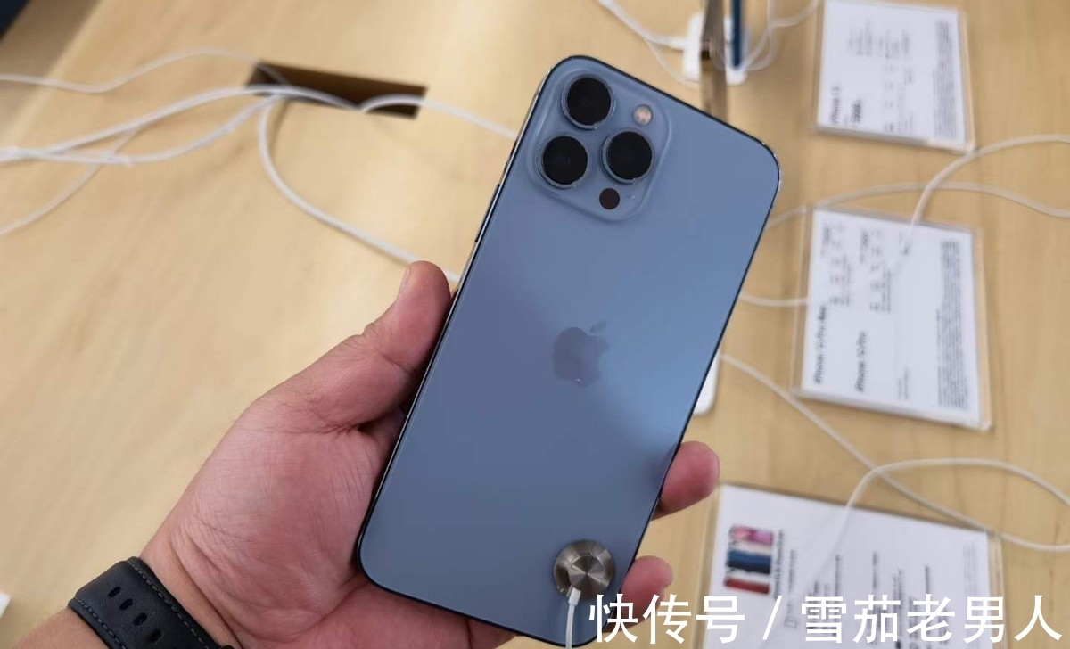 划痕|开箱无小事！苹果iPhone13系列拿到手先做啥？网友已经总结教训