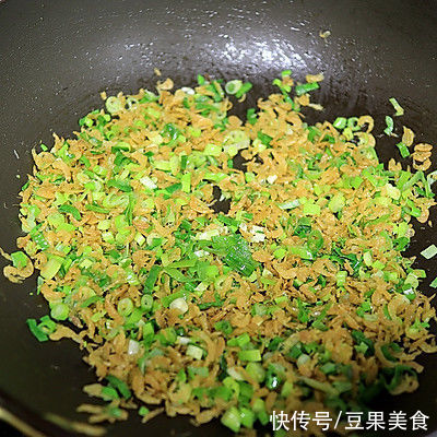 学会在家做南瓜虾皮包子两吃，再也不用出门买了