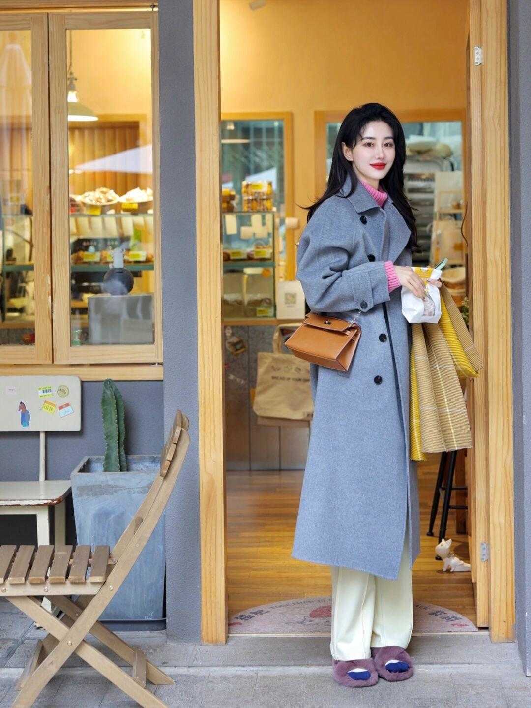 紧身|寒冬的毛衣+大衣,也是受欢迎的CP,保暖又温柔,谁穿谁好看?