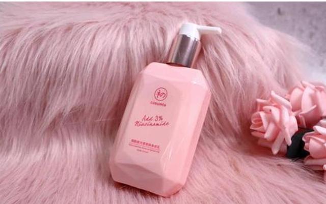 防晒霜 皮肤应该穷养还是富养聪明、皮肤好的女人,4种护肤品不会砸钱