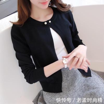 针织开衫 怀孕了也要美美的拍照,不用化妆就可衬托出孕妈的美,这样穿超美