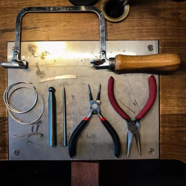 经久不衰的手工蛇链如何制作呢？