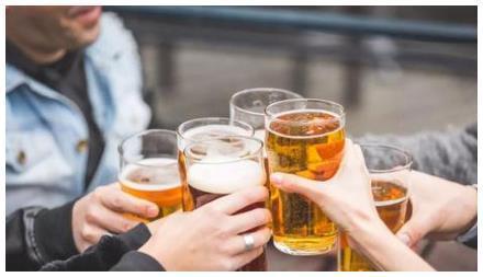 排尿|前列腺最怕2个穴位，每天按压10分钟，不出5周，尿频尿急好转