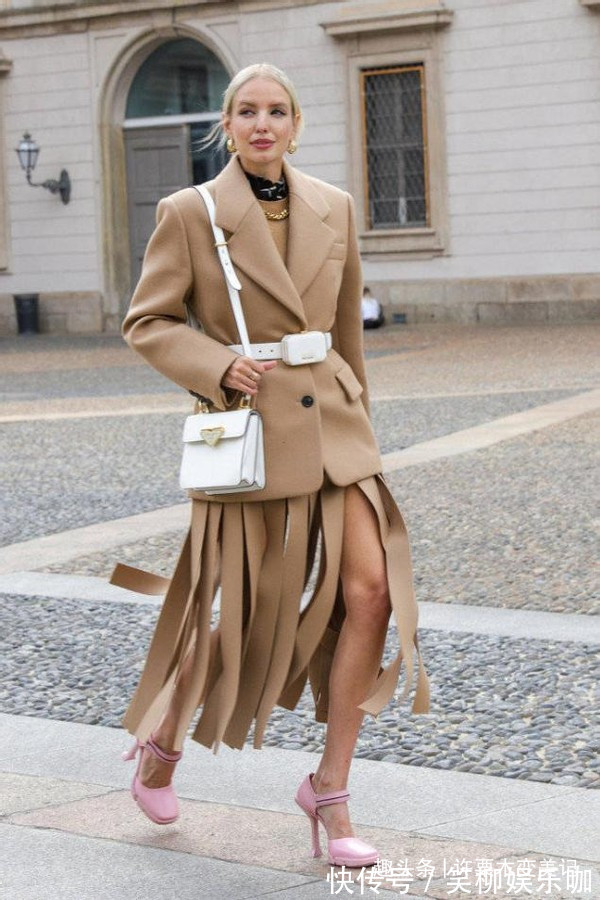 鞋子 女人过了50岁,建议少穿高跟鞋多穿这3种鞋,时髦舒适还百搭