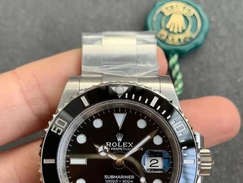 去健身房锻炼戴什么表？四款高级男士运动腕表盘点