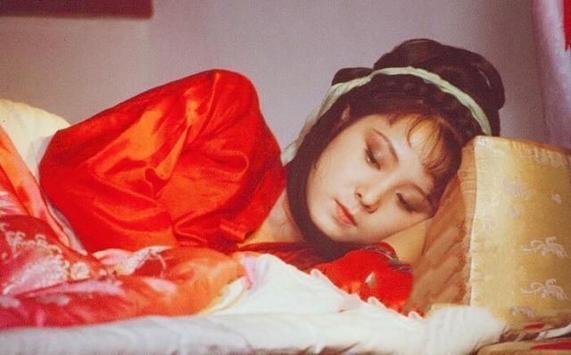 晴雯@红楼梦:晴雯临终前痛苦不堪,贾宝玉的话却让人心寒至极