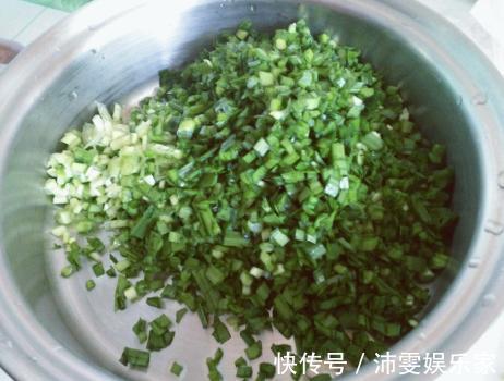 做韭菜馅饼时，鸡蛋别再炒了，教你正确做法，韭菜鲜美鸡蛋还软嫩