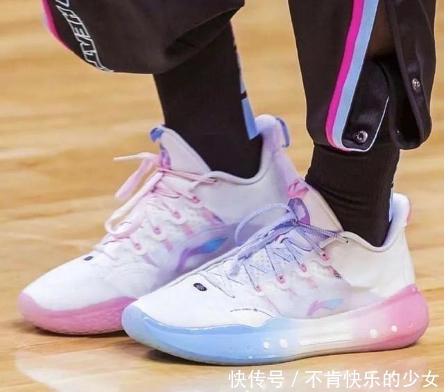 kobe 5|球星上脚｜巴特勒上脚新配色！塔图姆这双骚气！