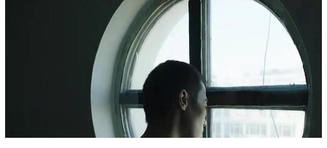 野马分鬃:经历过青春期叛逆的人,哪有权力去批判野马无视规则