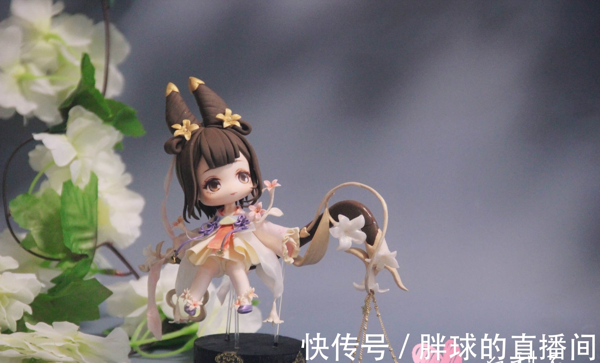 up主|家长只会撕C服砸手办？这群妈妈却陪孩子玩二次元，网友都酸了！