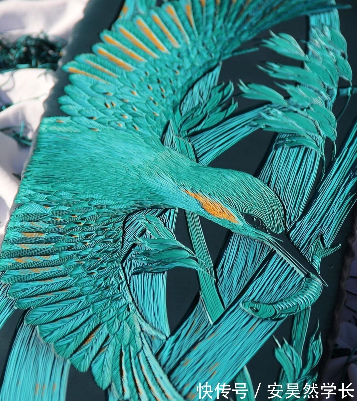 冲浪板@80层颜料之下的故事:时光雕刻者,与刀刃为伴的漆雕艺术家