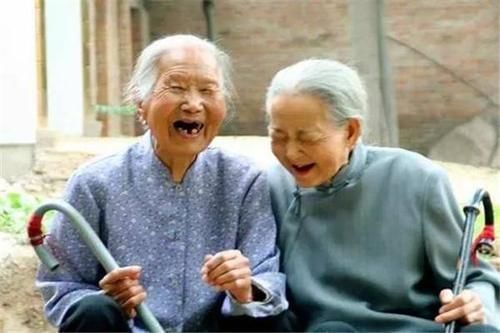 粗粮馒头|1000名百岁老人的长寿秘籍，通常有两个共性，运动不是关键点