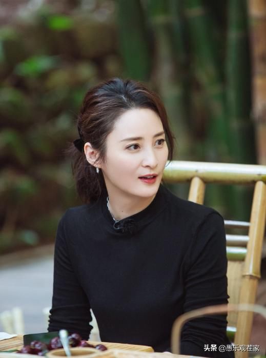 蒋勤勤怼陈建斌就算了,连刘涛都被她搞的很尴尬,表情都僵硬了