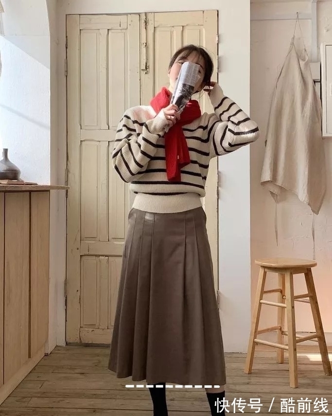 大衣 今年裙子流行“穿长不穿短”,遮肉显高抬气质,尤其配大衣,真美