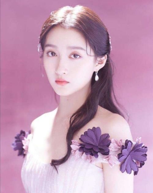 脸上有这3处“特征”的女生,并不适合留刘海,露出五官更女神