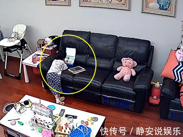 妈妈|妈妈出差后太想女儿，就打开家中监控，接下来的画面妈妈泪目