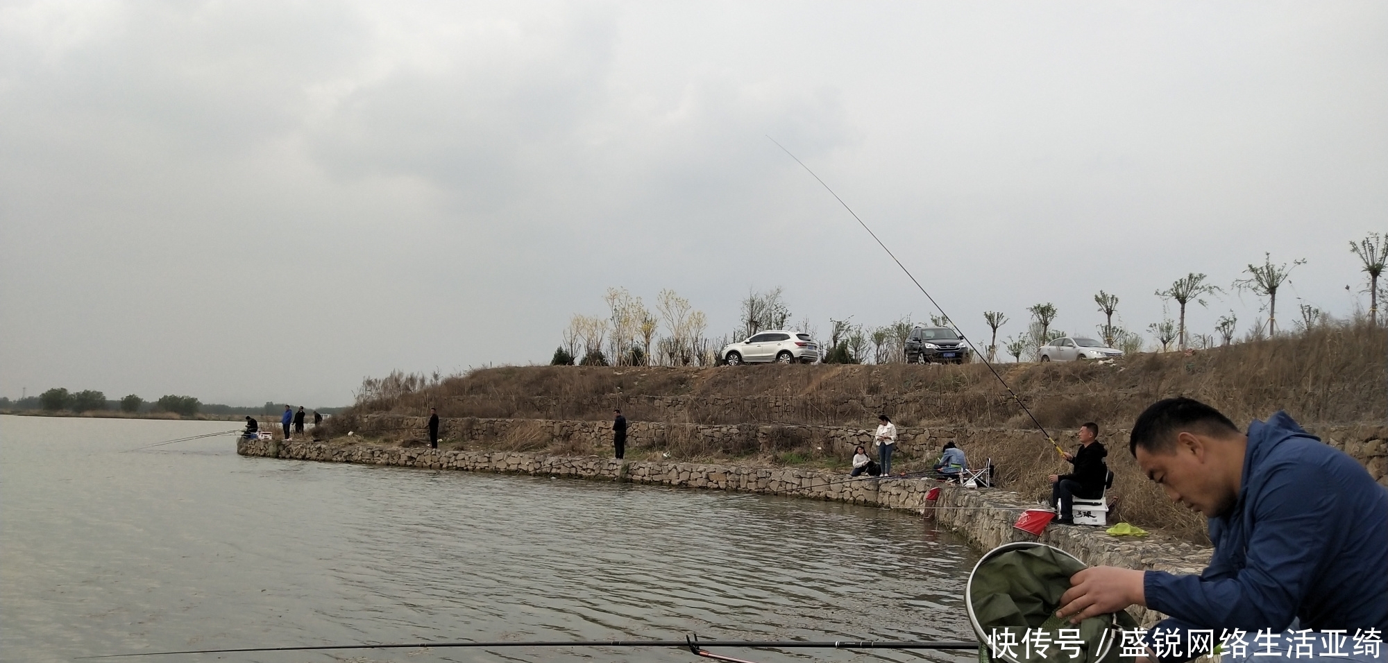 大家到达水边第一件事是干什么？切忌心急吃不了热豆腐