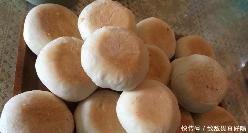 糕点别再出去买了,教你在家做绿豆饼,孩子抢着吃!