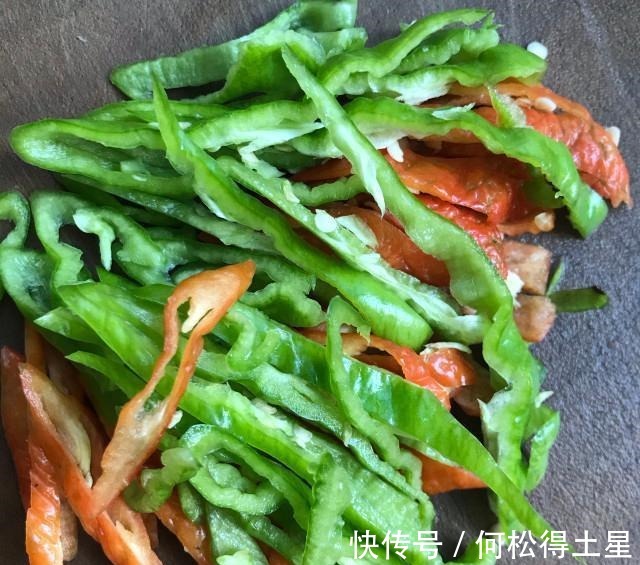 洋葱|洋葱炒土豆丝，快手家常菜，简单又下饭！