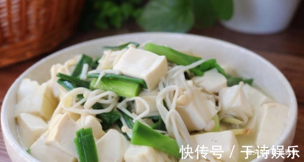 金针菇豆腐汤|适合孩子常吃的3道菜，补充钙质，提高免疫力，早食早受益！