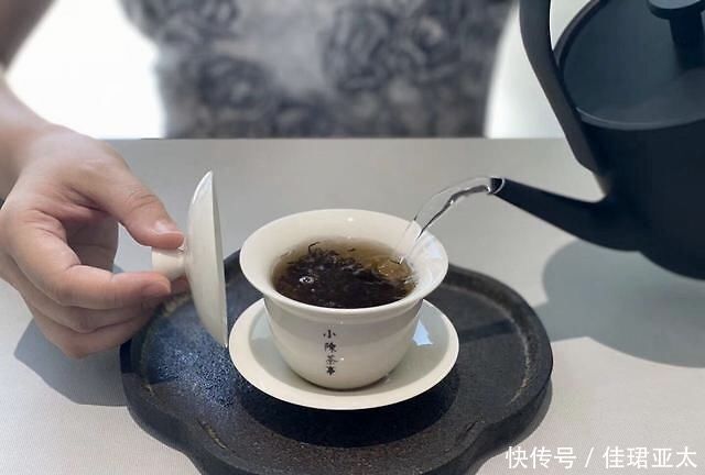 抠喉咙催吐|关于饮酒的那些误区,你必须知道!