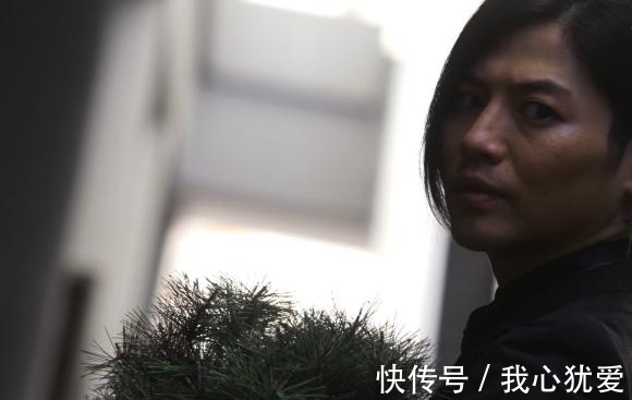夺走|泽塔奥特曼:光之国的防卫奥有多弱?宇宙鲛曾独自闯入夺走升华器