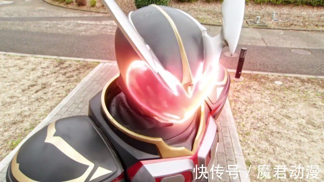 假面骑士|假面骑士剑:相川始本体实力很强,为何偏爱使用螳螂不死兽的力量