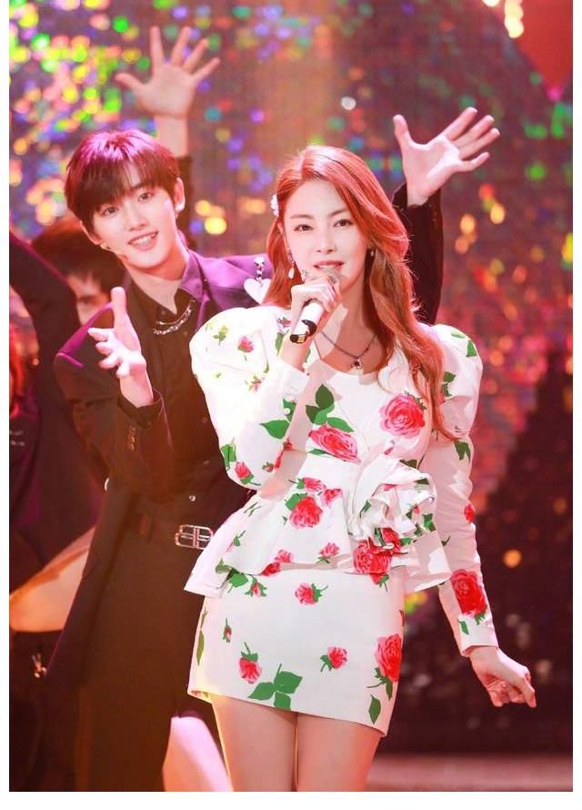 芒果|谢娜回归似乎反响平平,网友吐槽“本以为来救场,谁想却是砸场”