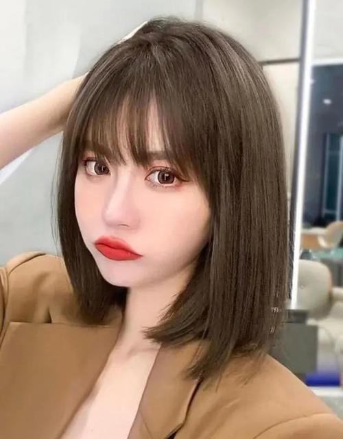 2021具有代表性的发型：一刀切气质A，撕漫发型小个子太合适！
