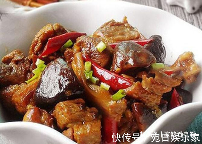 梅菜扣肉|美食推荐盐香排骨，梅菜扣肉，香菇烧鸭肉，辣炒鸡心的做法