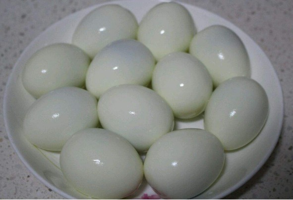 水煮鸡蛋|早上经常吃鸡蛋三点要尽早知道,不当个事,疾病就上门