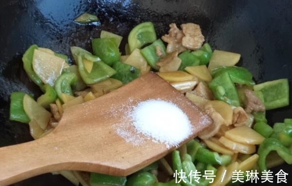 五花肉|它被称“天然泻药”,和土豆一起吃,隔天排便,常吃体重悄悄降