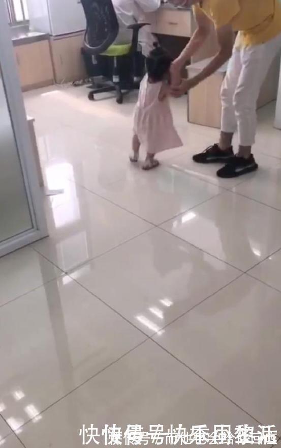 打针|3岁萌娃打完针越想越委屈,气冲冲找医生“算账”,网友萌翻了
