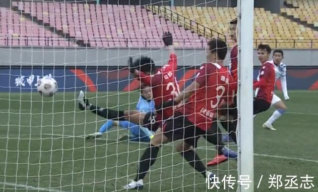 孙国文|1-1!中超附加赛爆冷,大连人80分钟遭绝平,2人红牌场面险些失控