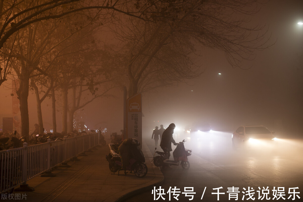 伊娃|她拔掉32颗牙齿,割开舌头,整容成蜥蜴,只为弥补18岁受到的伤害