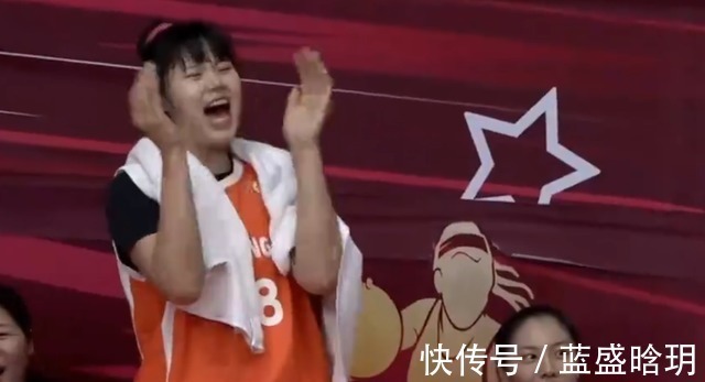 帝哥|18岁,首次亮相WCBA!身高187cm,女篮顶级颜值!又美又能打啊!