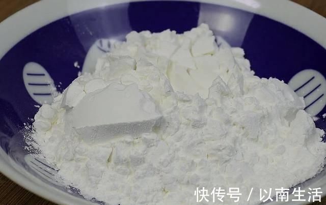 2个鸡蛋，4袋牛奶，教你一个想不到的做法，连吃10天都不腻