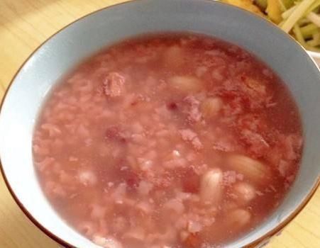 花生米和“它”一起煮，女人隔三差五喝一次，排毒祛湿，气色好