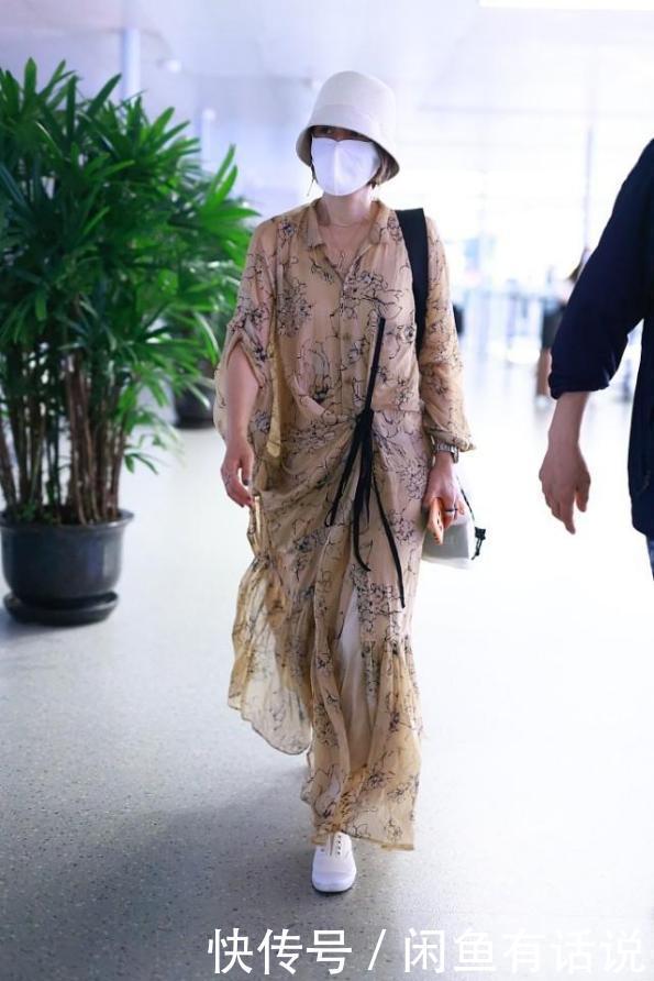 纱裙|马伊琍躲过中年发福却瘦过头,穿印花纱裙撑不起来,气质打了折扣