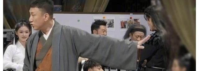 為了演戲欲退學(xué)?孫紅雷苦勸14歲孩子:先搭好基礎(chǔ)知識(shí)框架