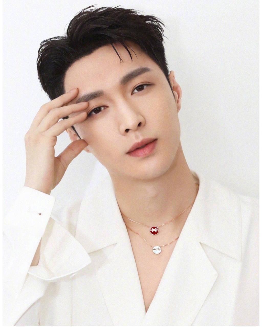 黄磊|黄磊张艺兴聊三十岁创业！三十而立，张艺兴的人生让人佩服