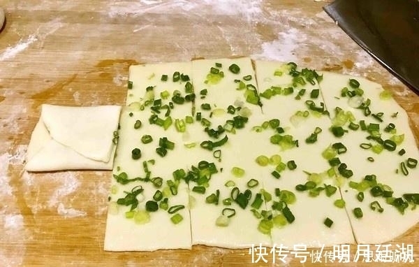 面饼|这才是烙饼正确的做法！只需多加“2步”，比买的饼还暄软层儿多