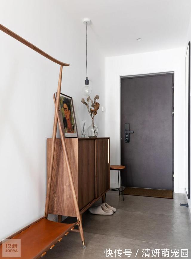 玄关|看了她家,才发现软装有多强大,全屋刷大白,效果依然很棒