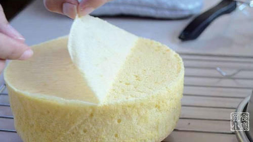 松软可口的蛋糕，您用心也能做好，软绵绵的口感，每一口都幸福