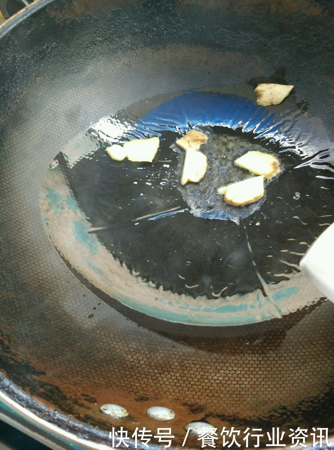 解馋|秒杀某师傅的红烧牛肉面,“他”来了,家里日常解馋必备!