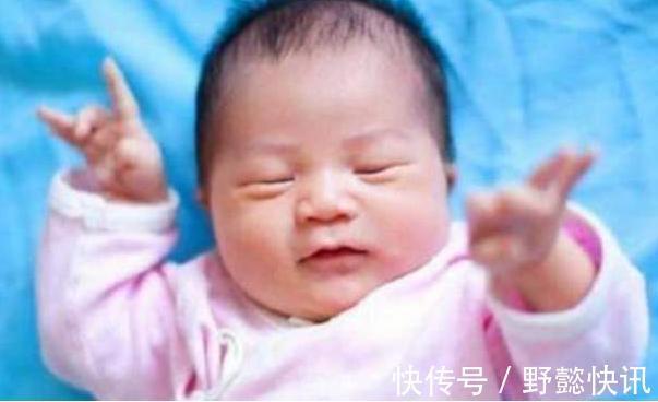 妈妈|刚出生的宝宝正对着妈妈咧嘴笑,护士却反手一巴掌,宝妈反而道谢