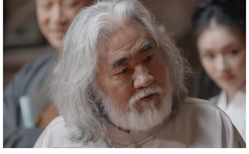 “嘴毒”名導(dǎo)張紀(jì)中：笑侃那英不紅，孫紅雷眼小，還說黃子韜松垮