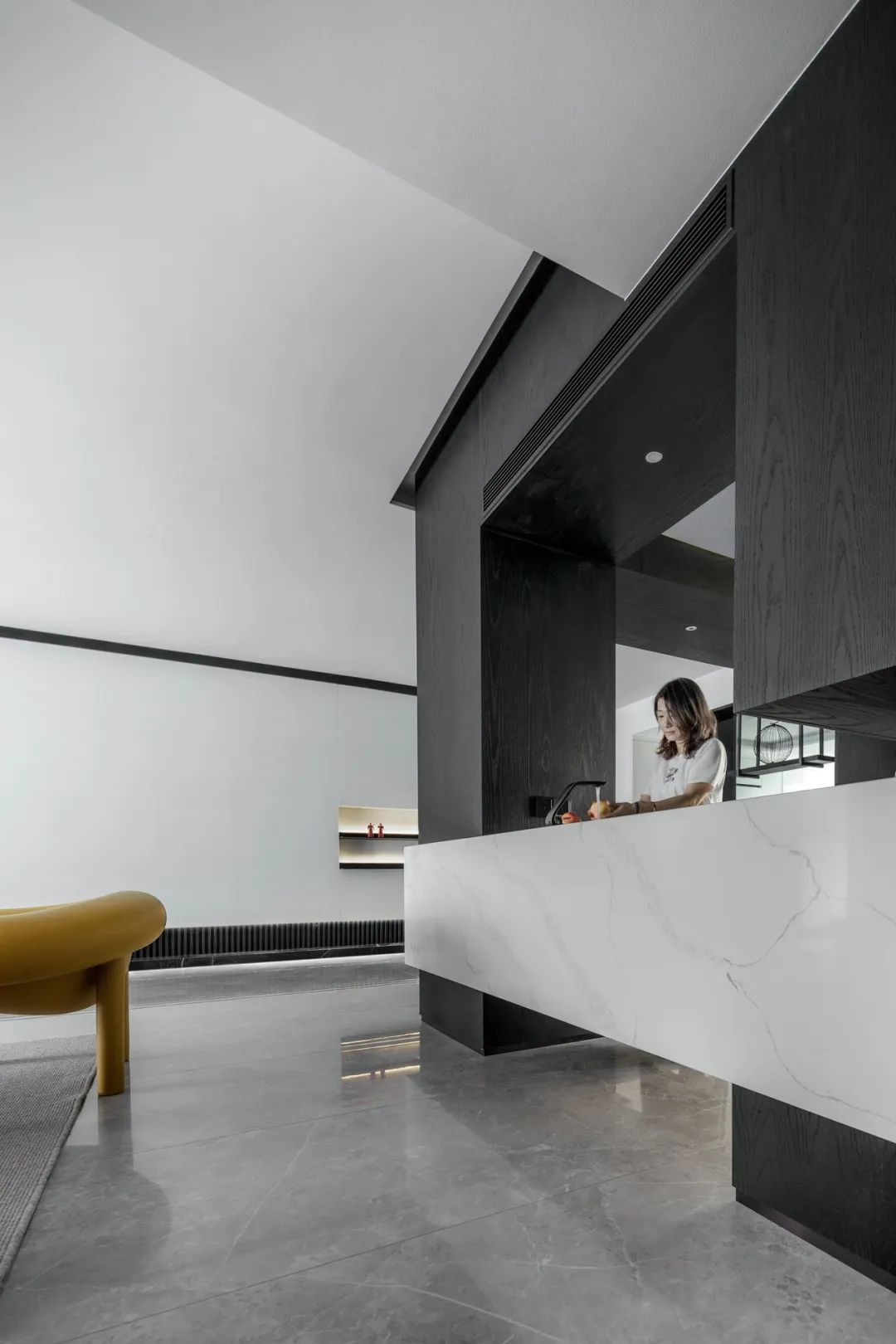 木饰面|150㎡极简黑白灰，年轻夫妇的格调之家，安静稳重有档次