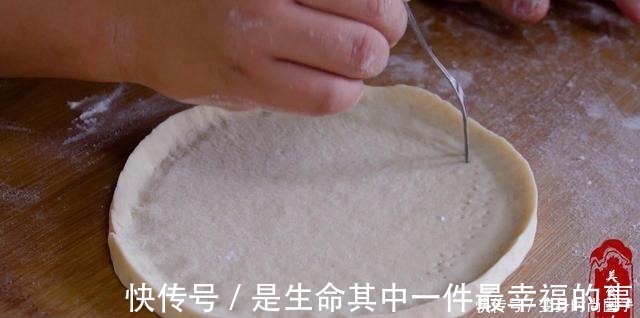 面团|懒人烤馕,步骤简单味道超棒,外香里软越嚼越过瘾,比馒头好吃
